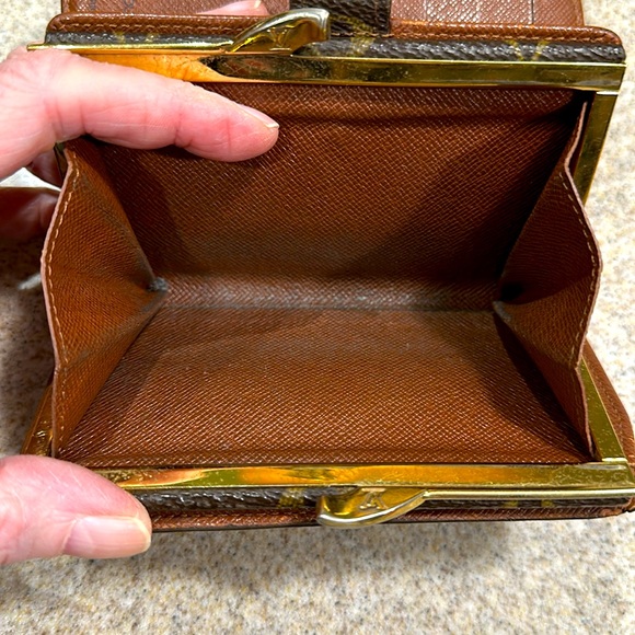 Authentic Louis Vuitton Monogram Wallet. - Picture 3 of 9